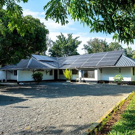 Harry'S Kisumu Oasis Aparthotel Exterior photo