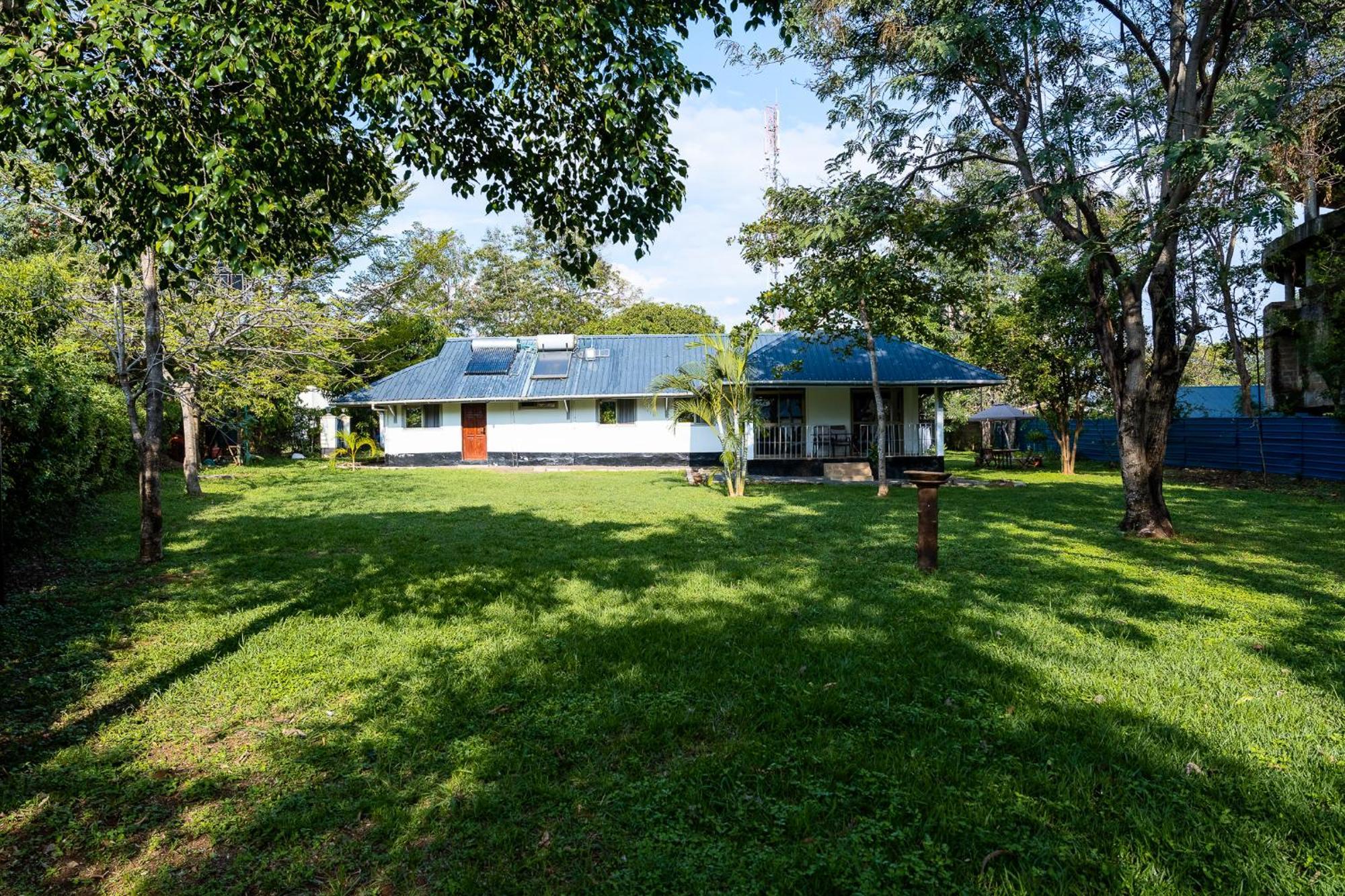 Harry'S Kisumu Oasis Aparthotel Exterior photo