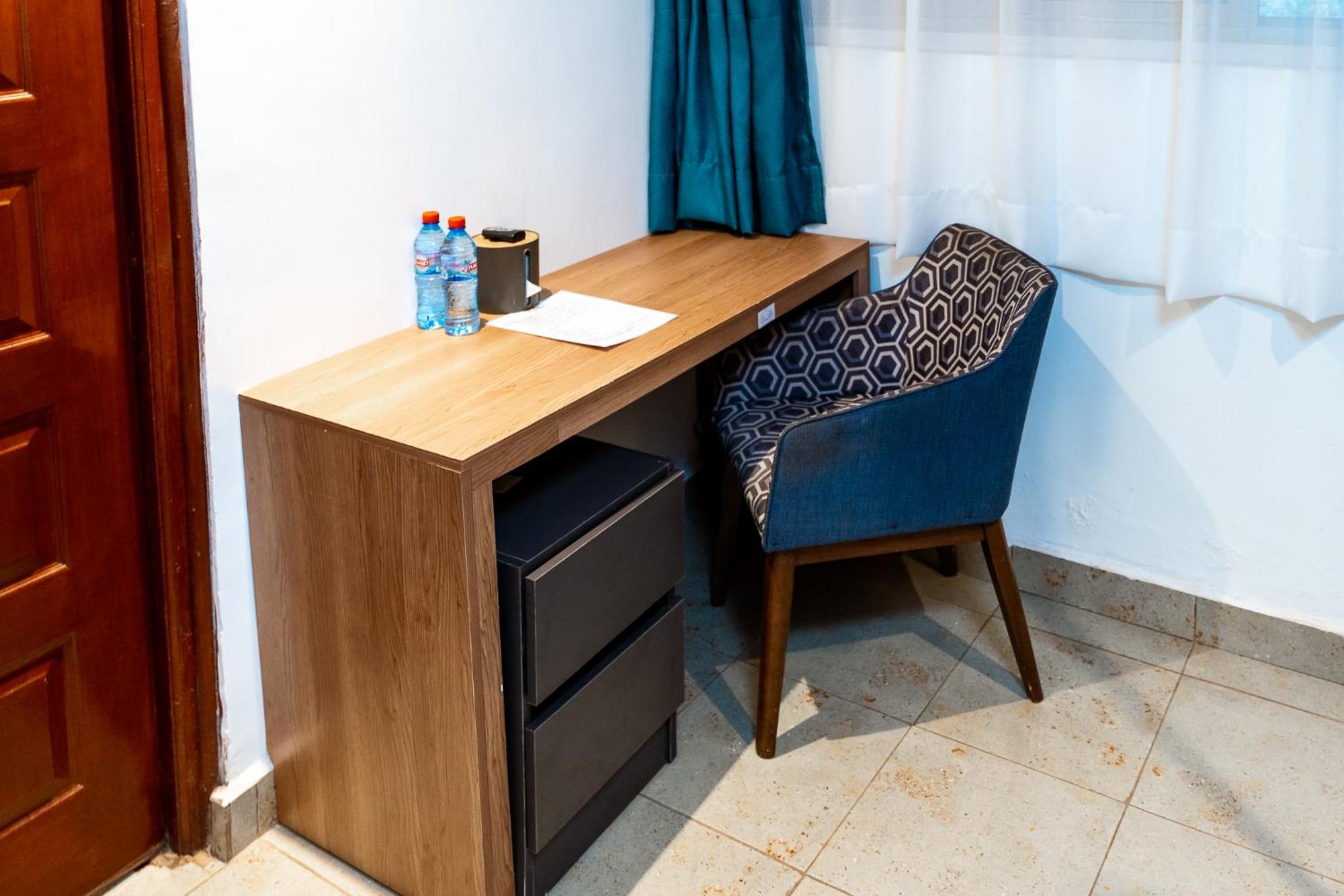 Harry'S Kisumu Oasis Aparthotel Exterior photo