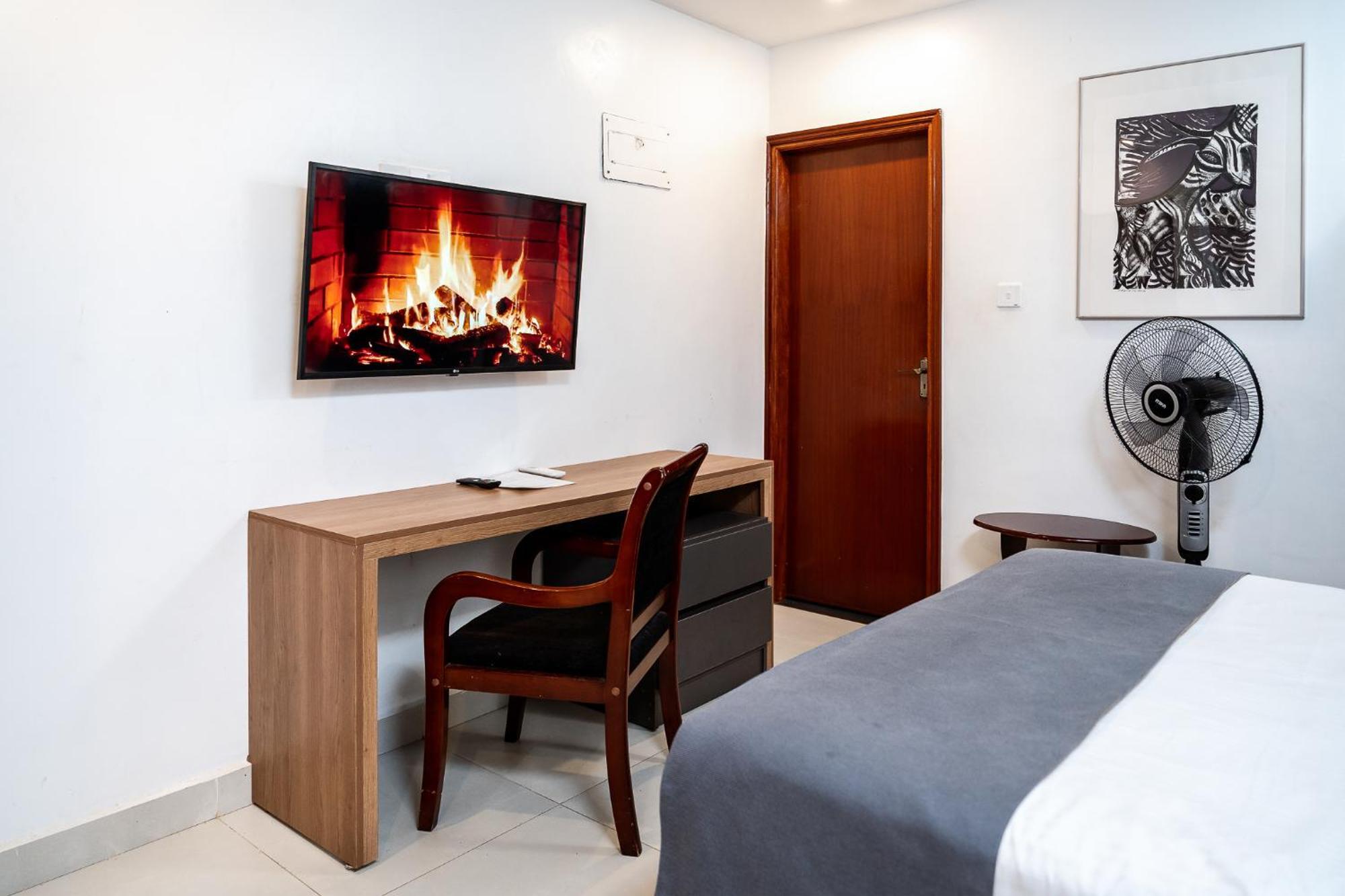 Harry'S Kisumu Oasis Aparthotel Exterior photo