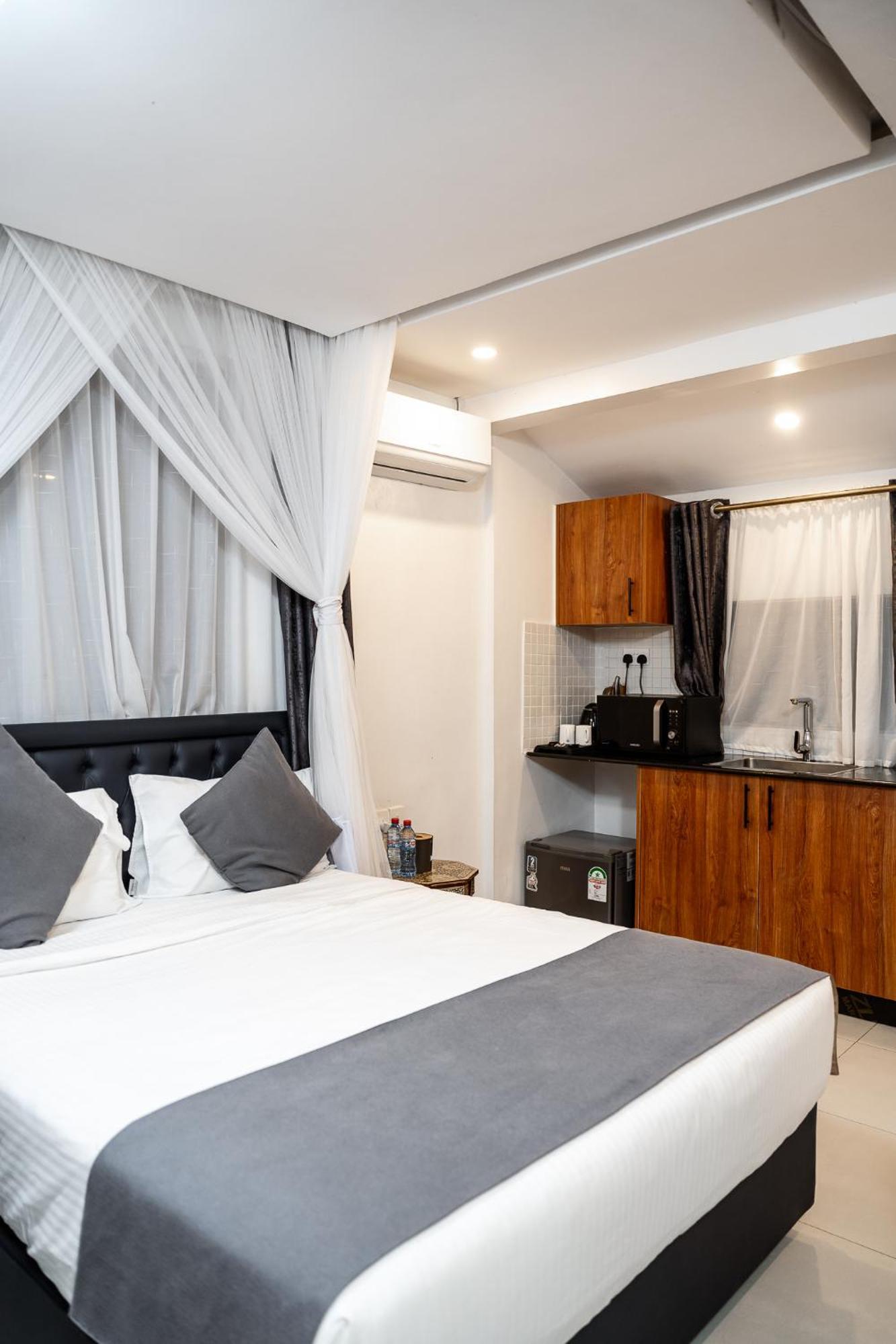 Harry'S Kisumu Oasis Aparthotel Exterior photo